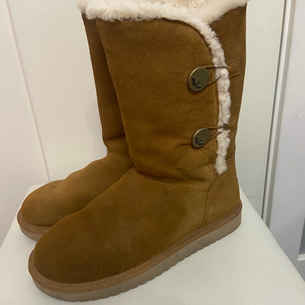 Kookaburra by ugg boots worn twice great condition.